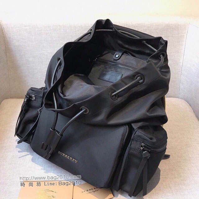 Burberry專櫃新款雙肩包 巴寶莉The Rucksack軍旅男女通用背包  db1020